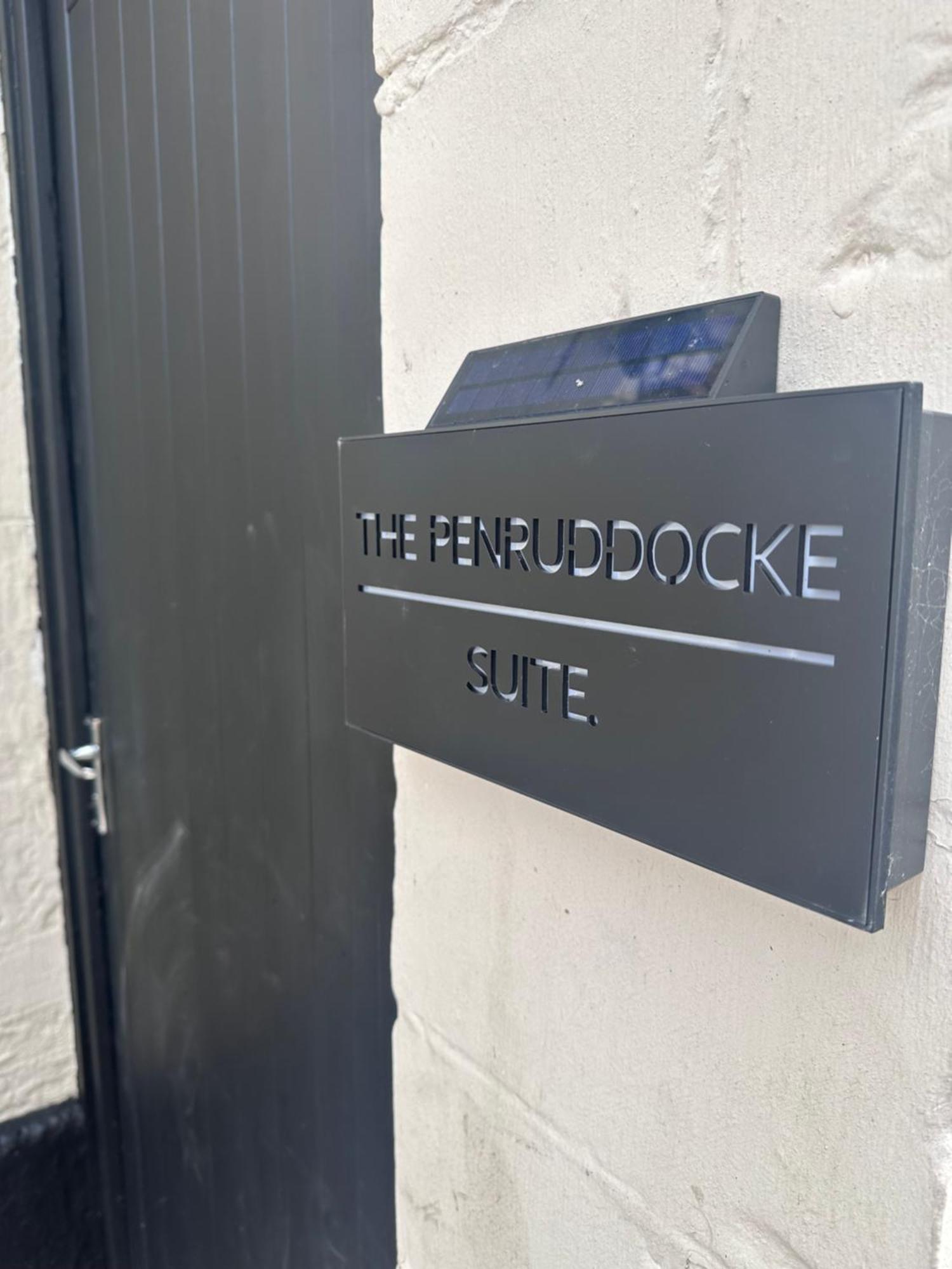 Bed and Breakfast The Penruddocke Arms Dinton  Exterior foto