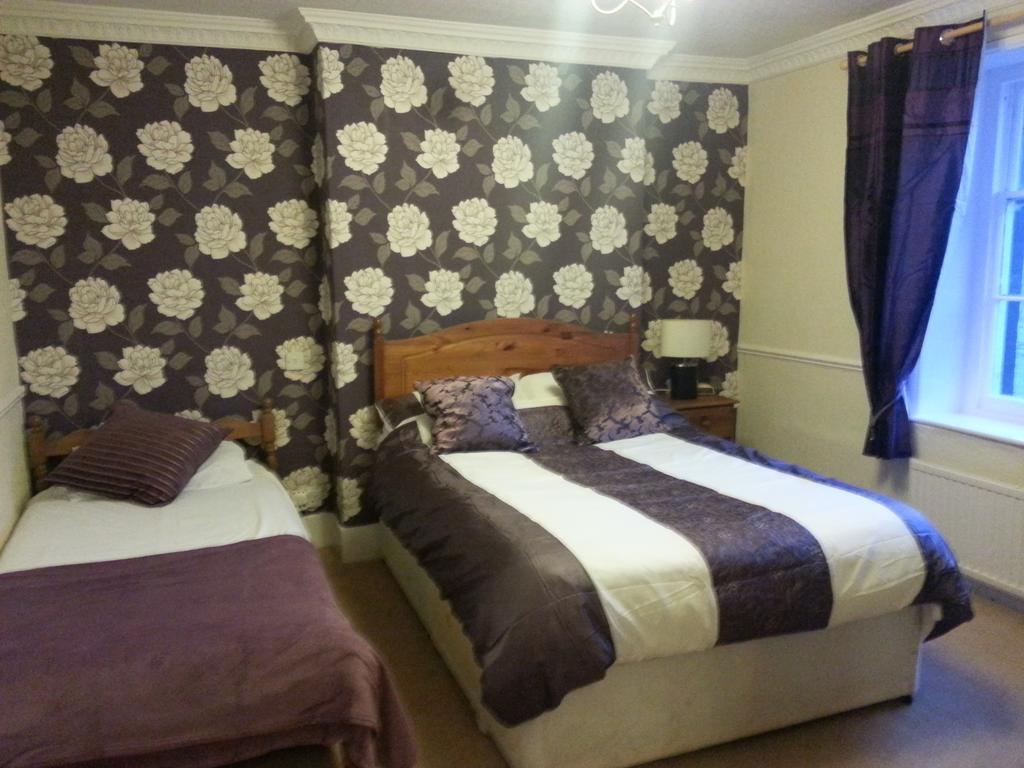Bed and Breakfast The Penruddocke Arms Dinton  Zimmer foto